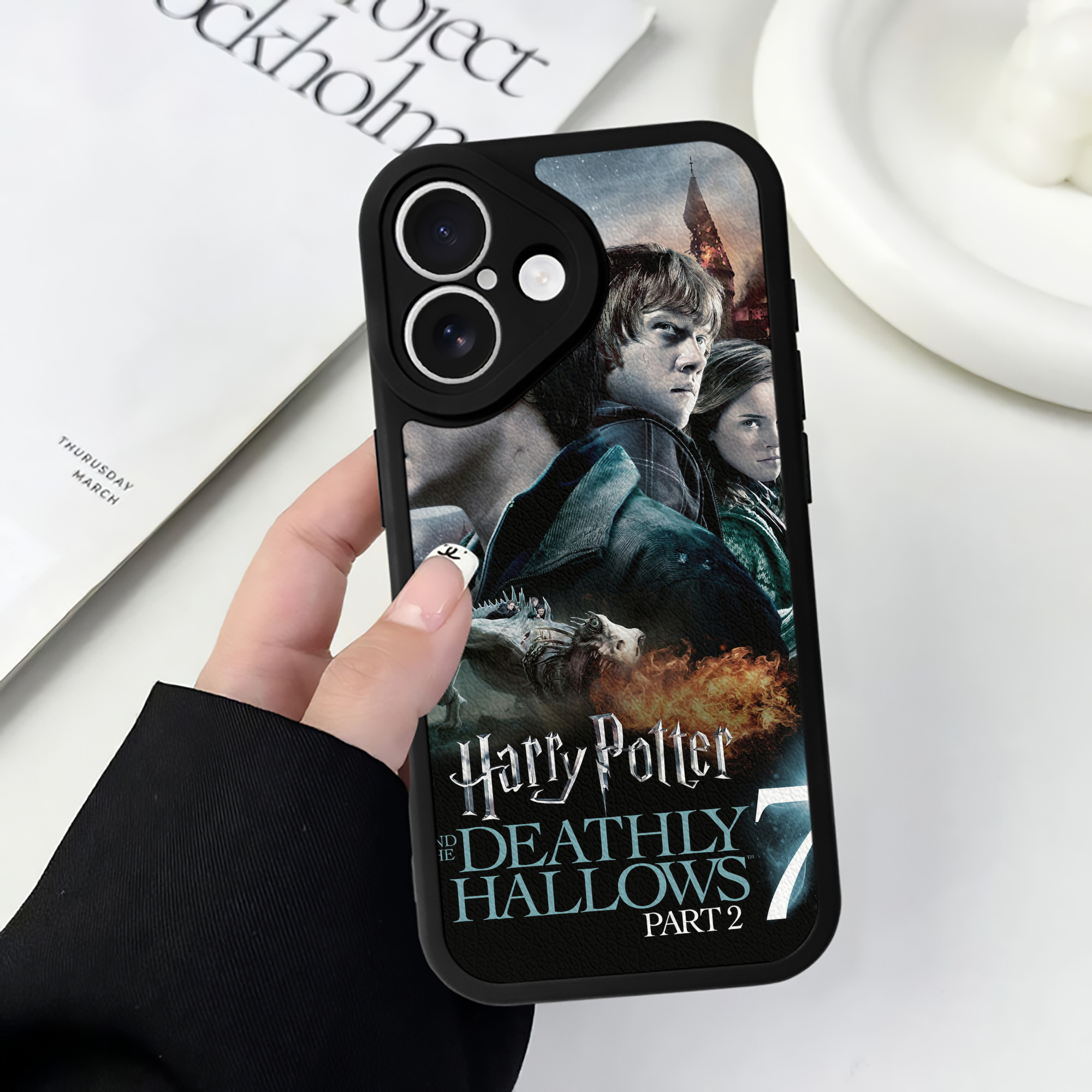 （画像用） Harry Potter ハリー・ポッターシリーズ 【iPhone 16シリーズ対応】シリコンスマホケース（レザー調） 材質：シリコン
